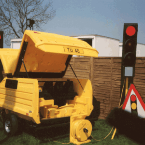 Traffic control trailer unit
